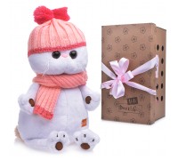 Кошка Ли-Ли в розовой шапке с шарфом