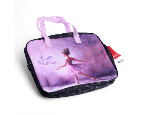 Папка для тетрадей, ИЗО и технологии "Ballet Academy" A4 (36x28x8 см) плотный износостойкий полиэстер с водоотталкивающей пропиткой, с каучуковой аппликацией, с текстильным расширением 8 см, на молнии сверху, каучуковая аппликация, с внутренним 
