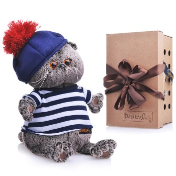 Кот Басик в тельняшке и берете.