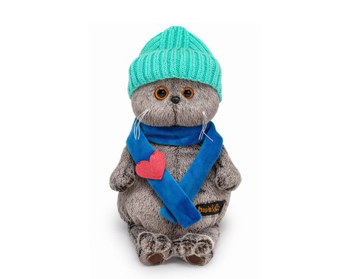 Кот Басик в шапке и шарфе с сердечком