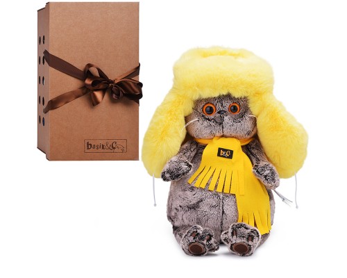 Кот Басик в желтой меховой шапке