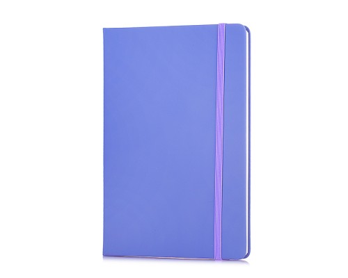 Записная книжка A5 (140 ммx205 мм) 160 стр, кремовая бумага 70 г/м&sup2; в клетку, печать в 1 краску, твердая обложка из искусственной кожи с покрытием Soft Touch, вертикальная резинка, закругленные уголки, 1 ляссе, в термоусадочной пленке, сиреневая