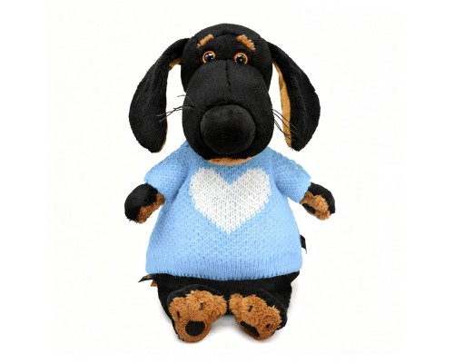 Собака Ваксон в жилете с сердечком