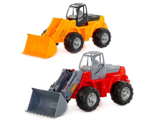 Трактор погрузчик в сетке