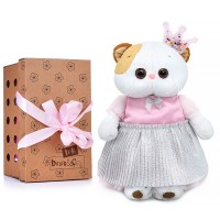 Кошка Ли-Ли в платье и с короной